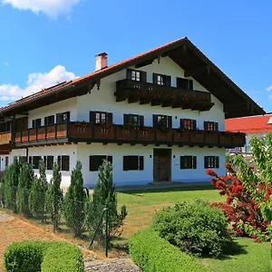  Apartment Am Simssee Mit Alpenblick, Gutshof Alpenblick